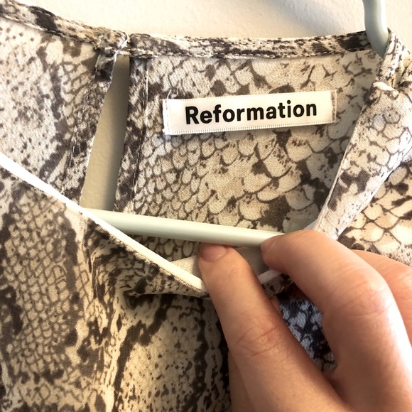 👗NWOT Reformation Gracie Dress Python Print short sleeve ruched Size 4 - Picture 2 of 10